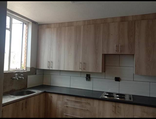 5 BEDROOM APARTMENT FOR SALE IN SUNNYSIDE